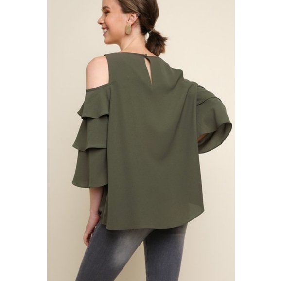 FINAL SALE! 🆕🌿RUFFLE SLEEVE BLOUSE🌿 - Picture 2 of 2